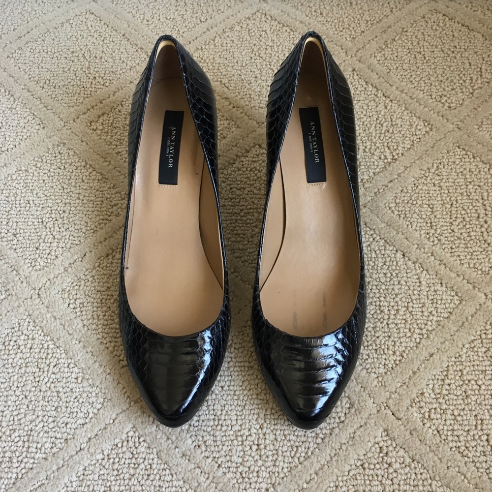 Ann Taylor Water Snake Heels